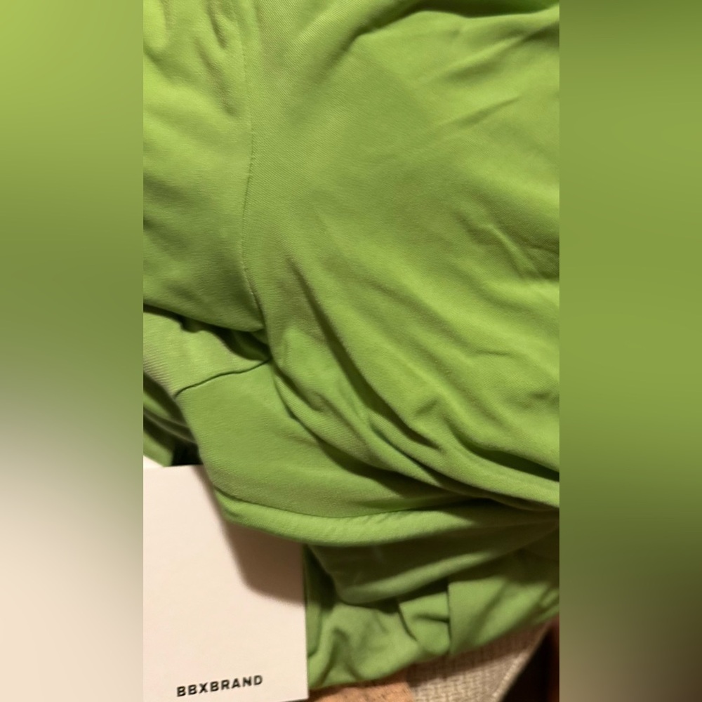 BBXBRAND IKU CROP TOP & DOUBLE SLIT MAXI SKIRT IN pistachio NWT - Picture 4 of 5